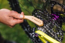 Peaty's Aandrijflijn Borstel -Fiets Verkoop Drivetrain Brush In Use 3