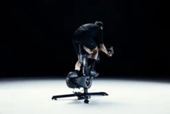 Wahoo Fitness KICKR Fiets V2 Wifi -Fiets Verkoop Wahoo KICKR BIKE v2 WFBIKE3 QTR RIDER 02323